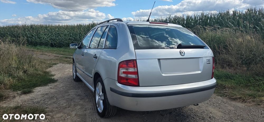 Skoda Fabia 1.4 16V Ambiente - 22