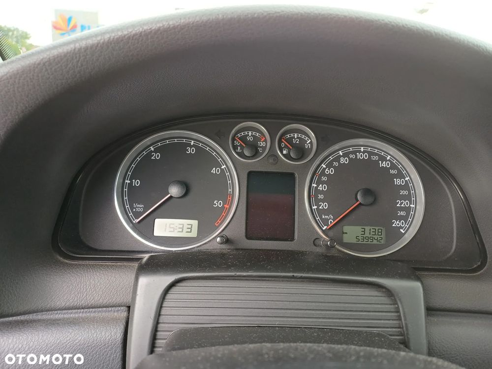 Volkswagen Passat 1.9 TDI Comfortline - 8