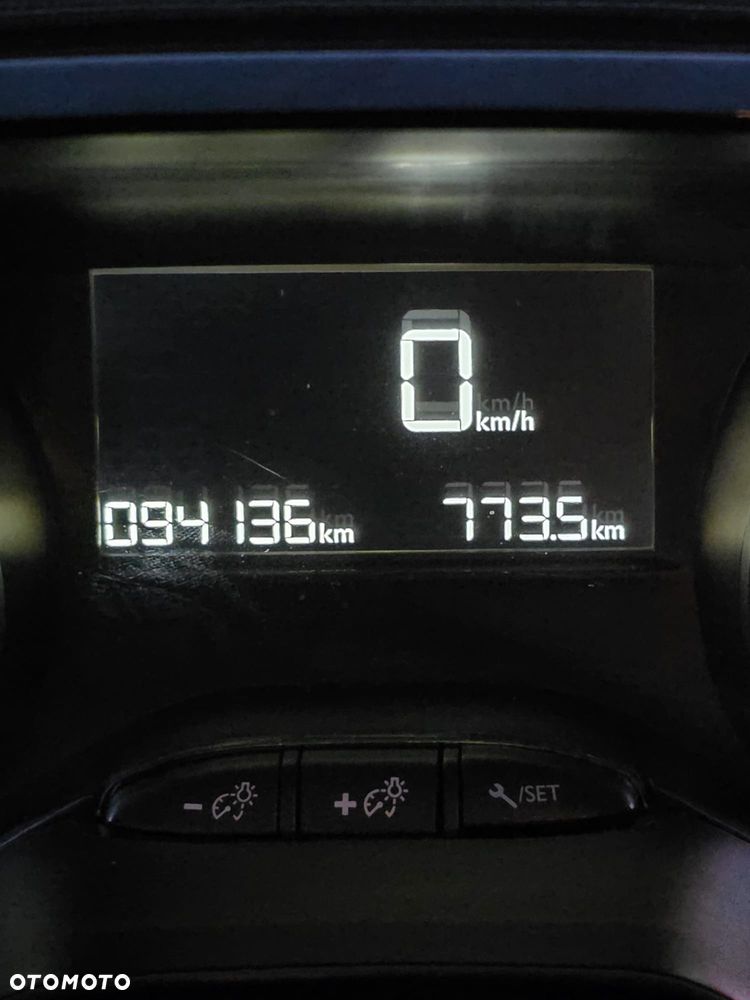Peugeot 2008 PureTech 82 Style - 22