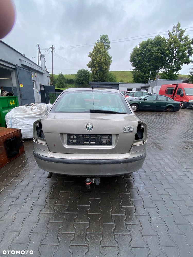 Skoda Octavia II na części - 4