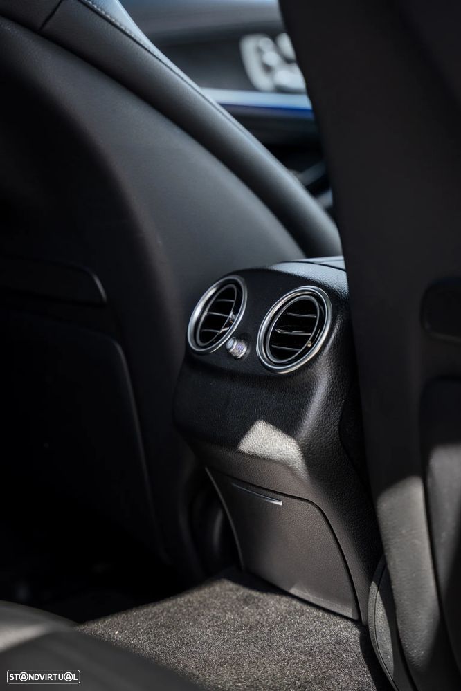 Mercedes-Benz E 300 de 4Matic 9G-TRONIC AMG Line - 18
