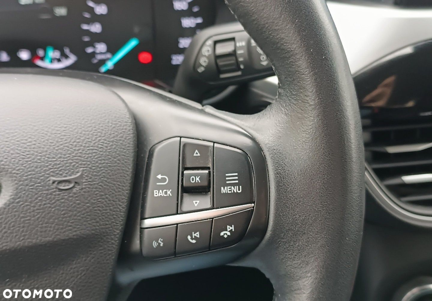 Ford Kuga - 34