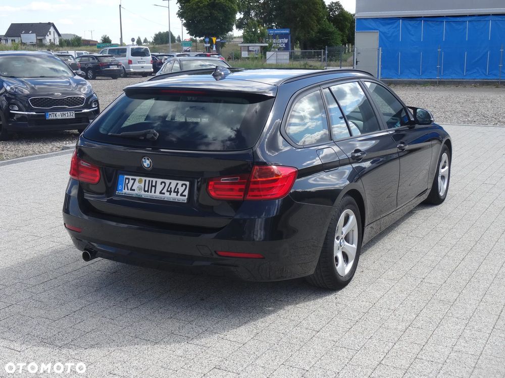 BMW Seria 3 320d Efficient Dynamics Edition Sport Line - 12