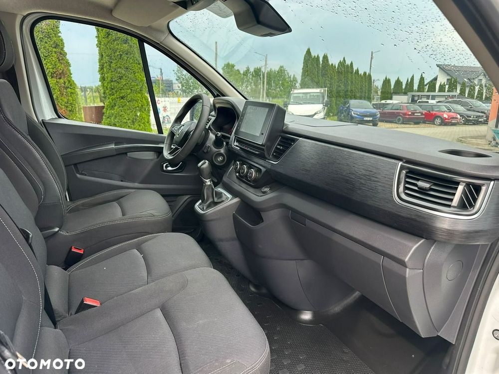 Renault Trafic - 16