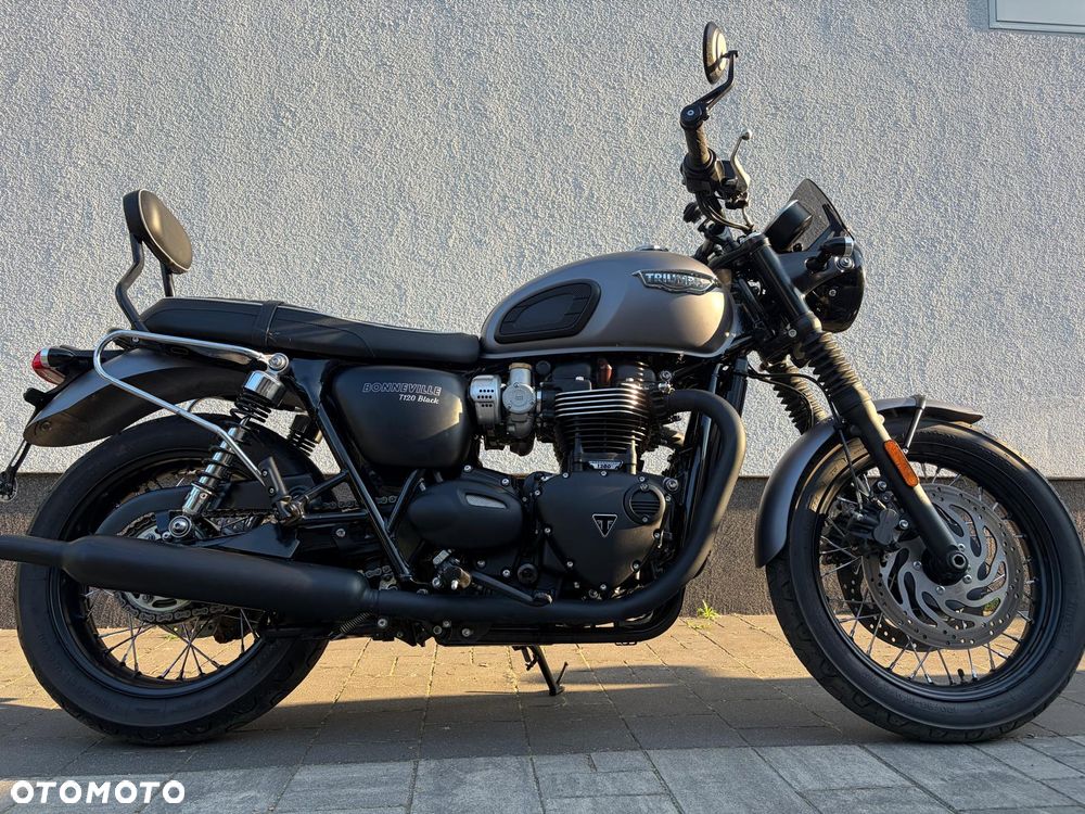 Triumph Bonneville - 1