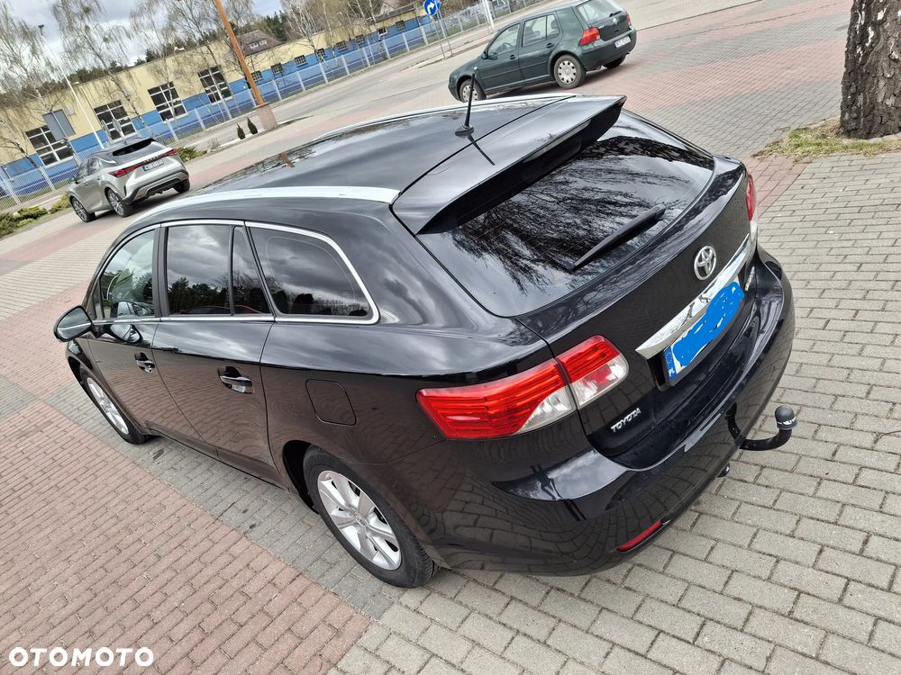 Toyota Avensis 2.0 D-4D Premium - 4