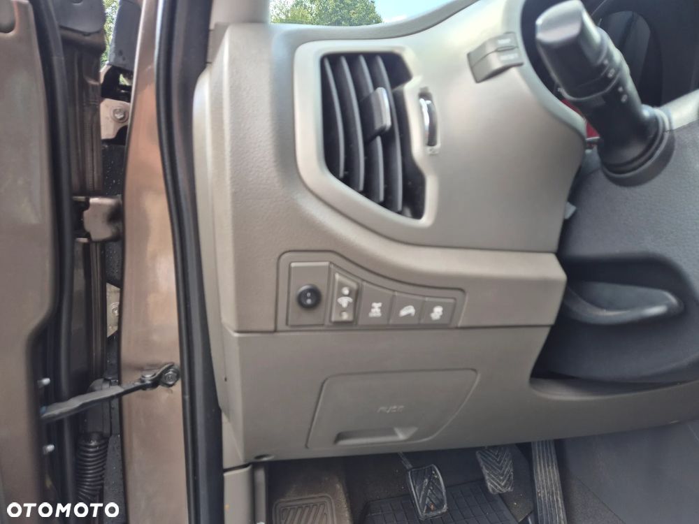 Kia Sportage 2.0 CRDI XL - 36