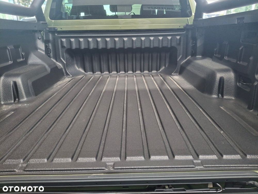 Volkswagen Amarok - 11