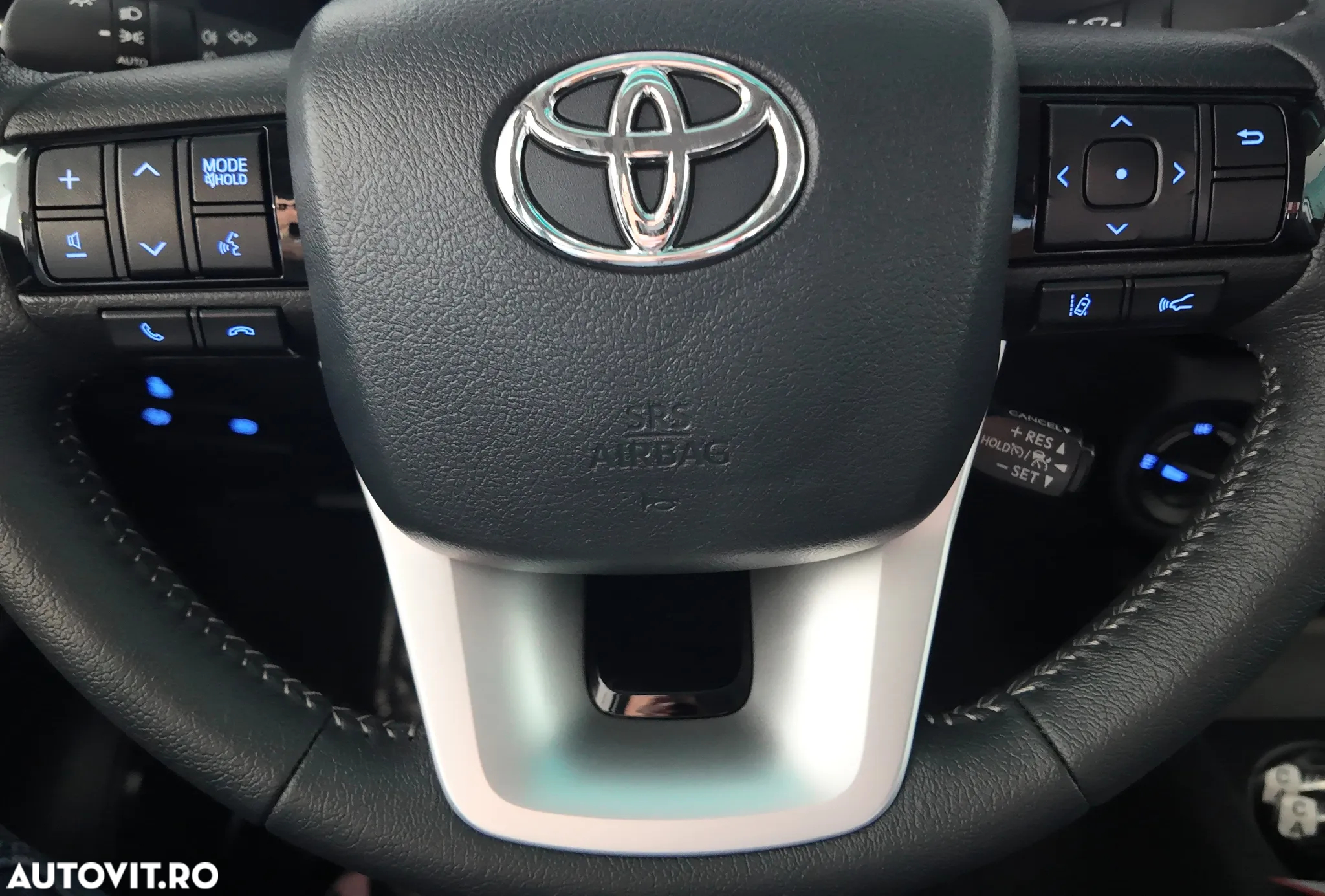 Toyota Hilux 2.4D 150CP 4x4 Double Cab AT Executive - 18
