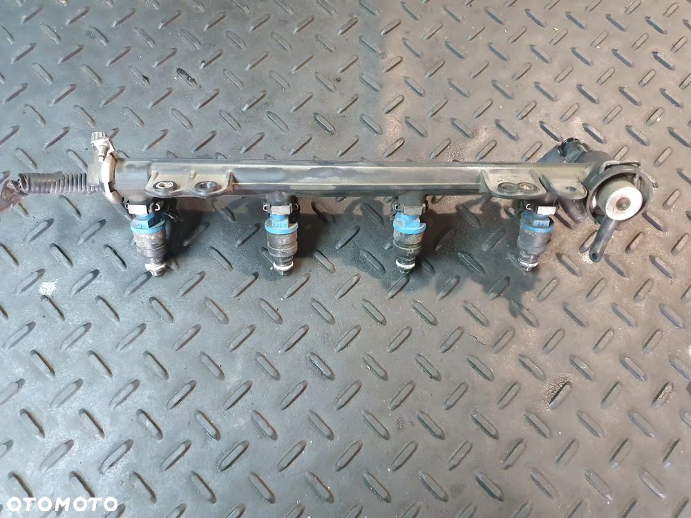 LISTWA WTRYSKOWA 4X WTRYSKIWACZ VOLVO S40 V40 2,0 T 8627804 - 3
