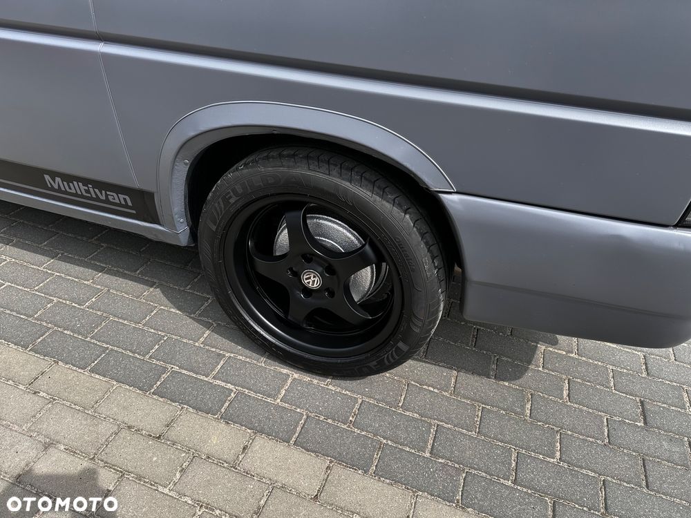 Volkswagen Multivan - 29