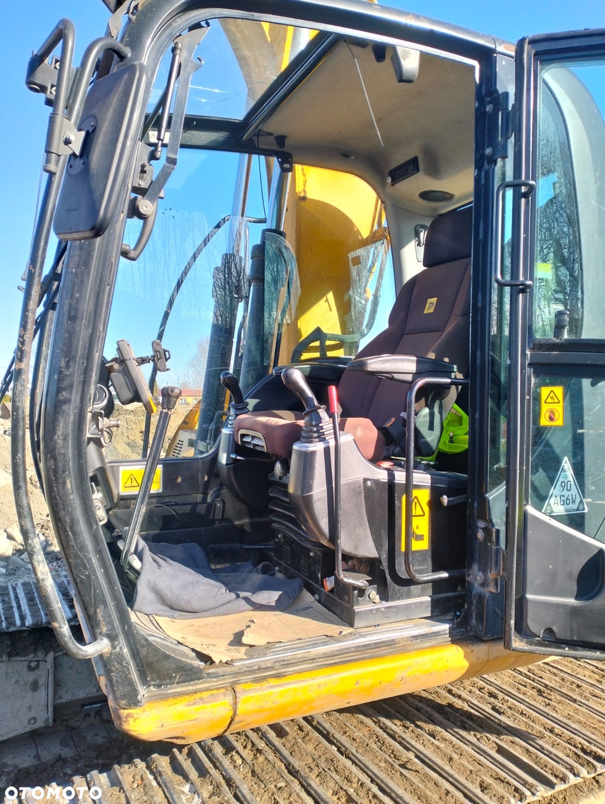JCB - 3