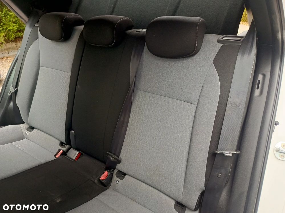 Hyundai i20 - 27