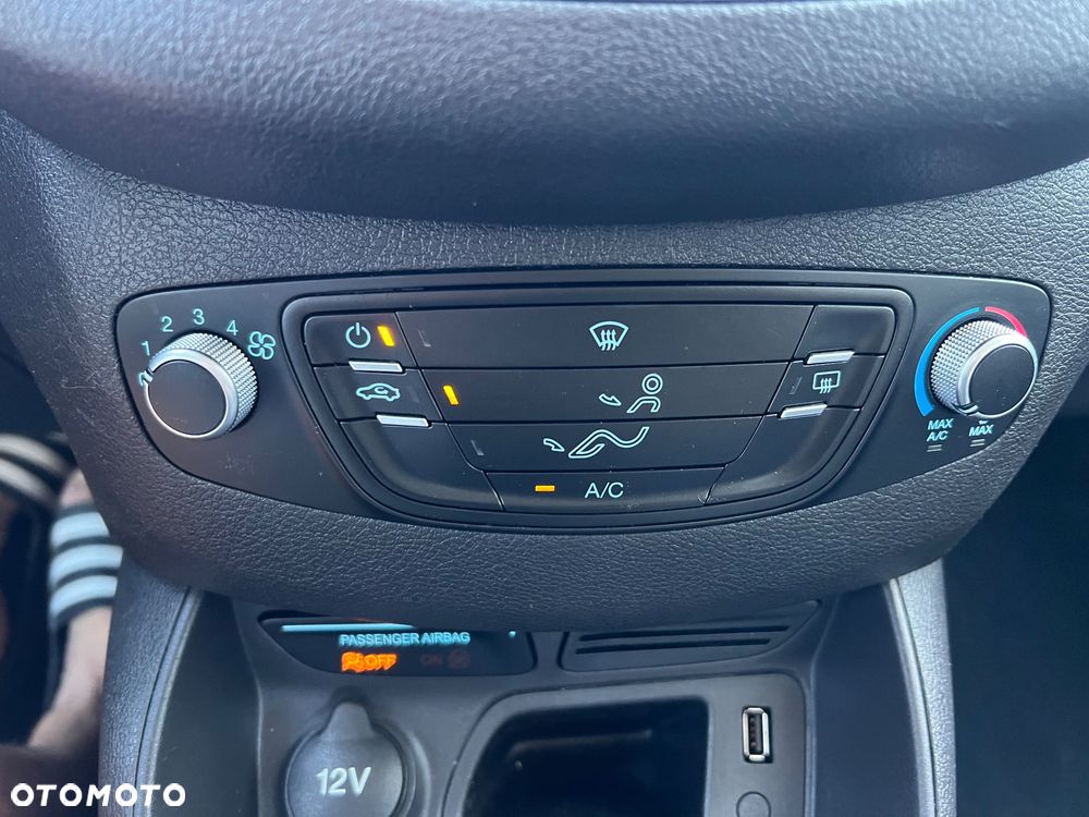 Ford Tourneo Courier - 31
