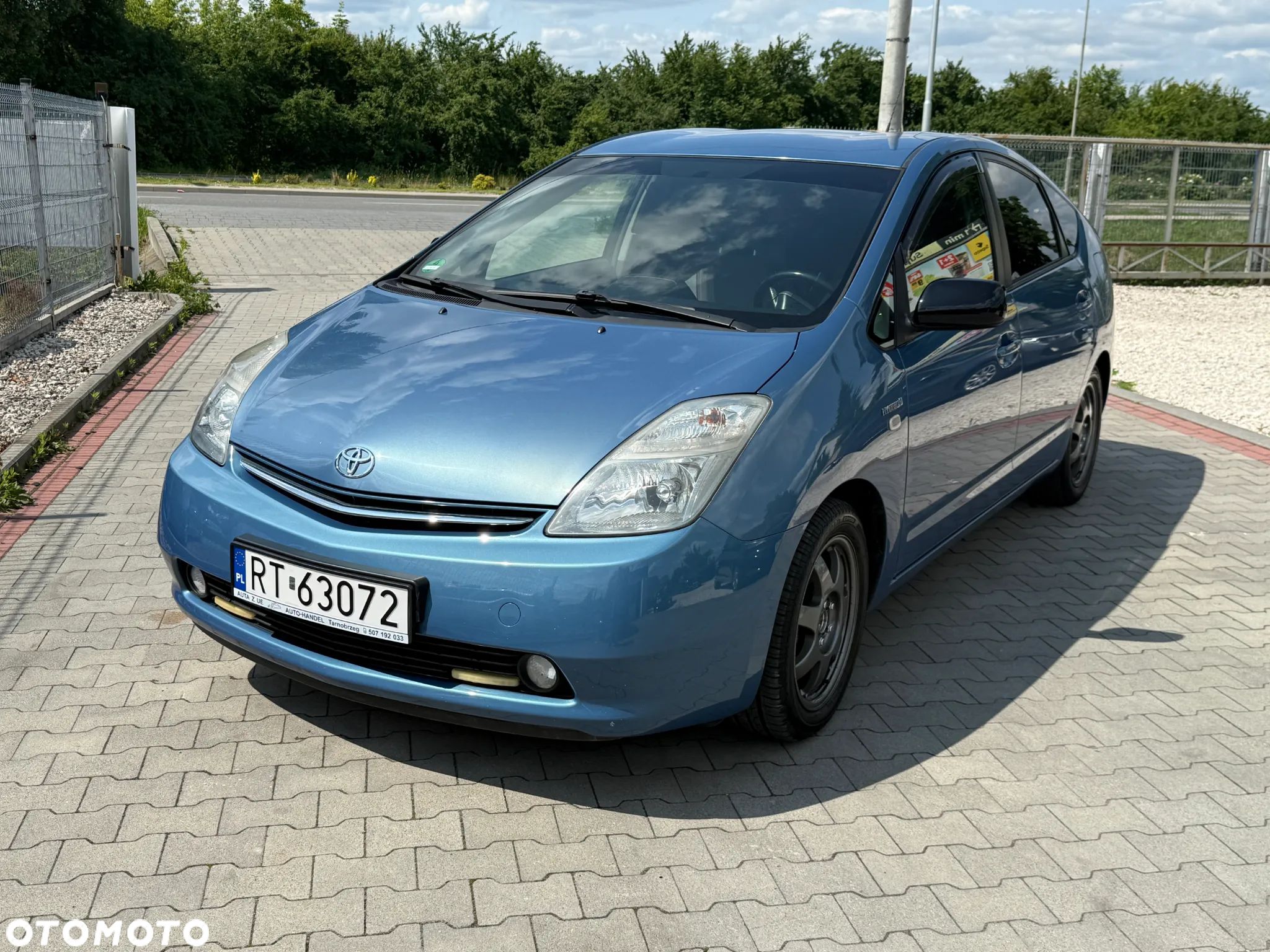 Toyota Prius (Hybrid) Executive - 1