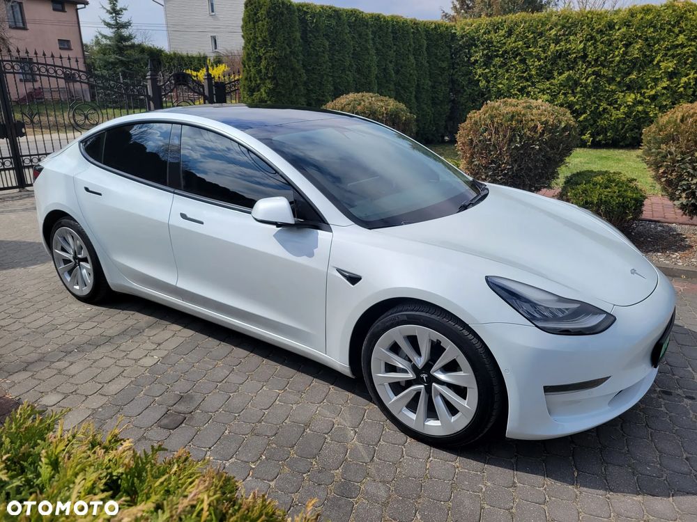 Tesla Model 3 - 1