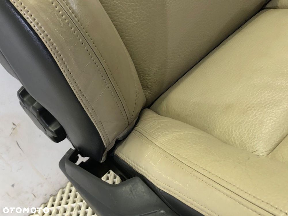 FOTEL PRAWY PRZÓD  VOLVO V60 I (155, 157) 2010 - 2018 D3 / D4 120 kW [163 KM] olej napędowy 2010 - - 4