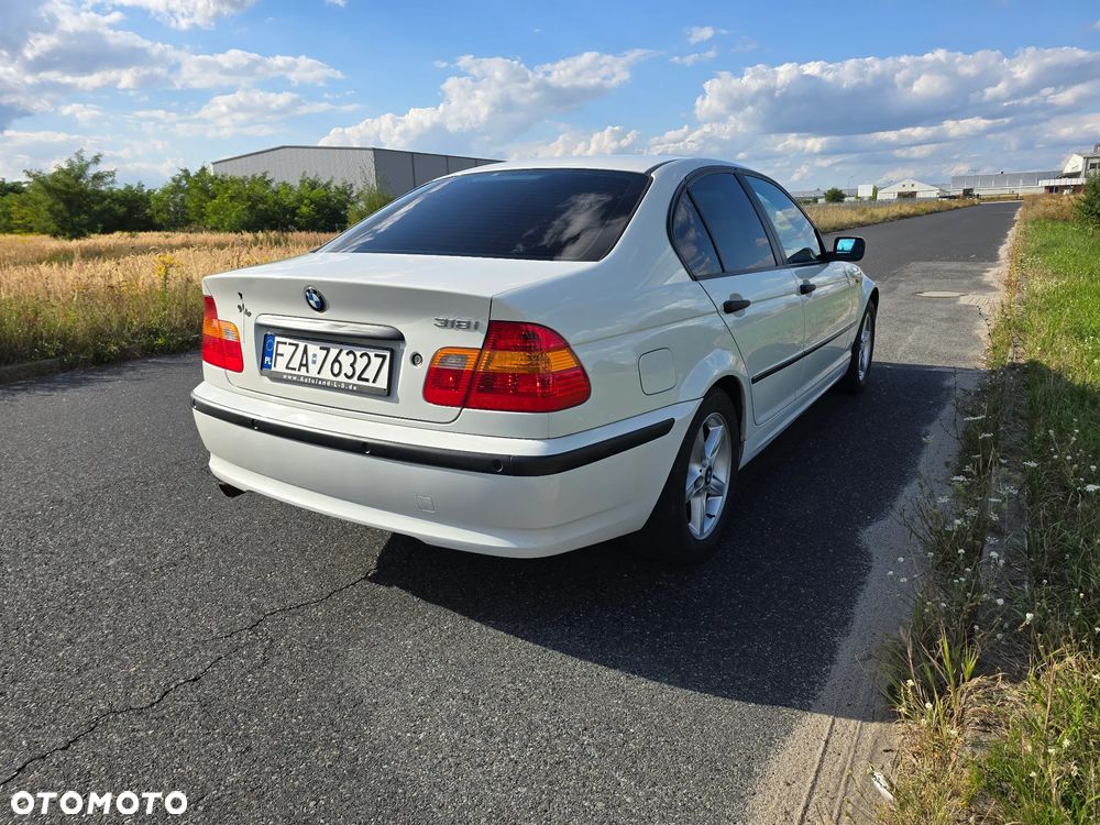 BMW Seria 3 318i - 3