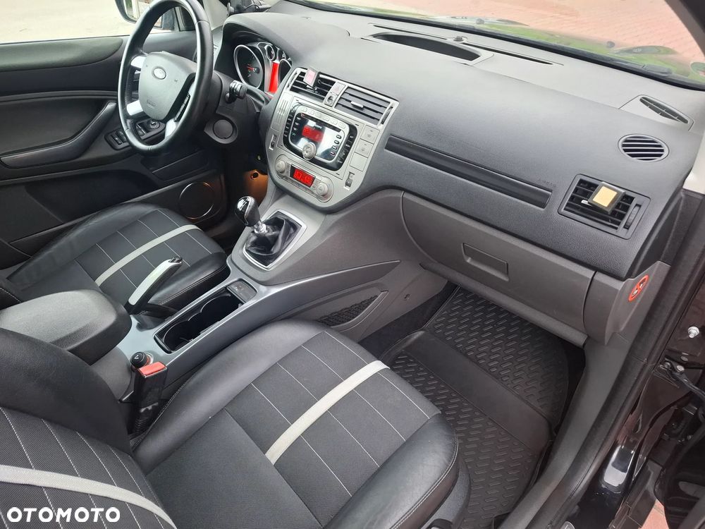 Ford Kuga 2.0 TDCi 4x4 Titanium - 27