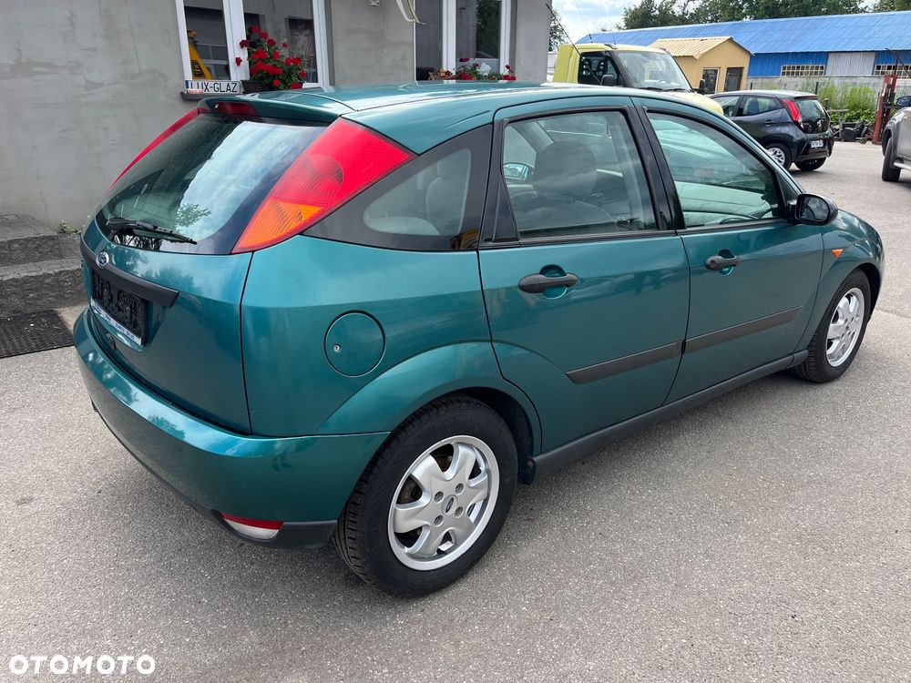 Ford Focus 1.8 Trend - 5