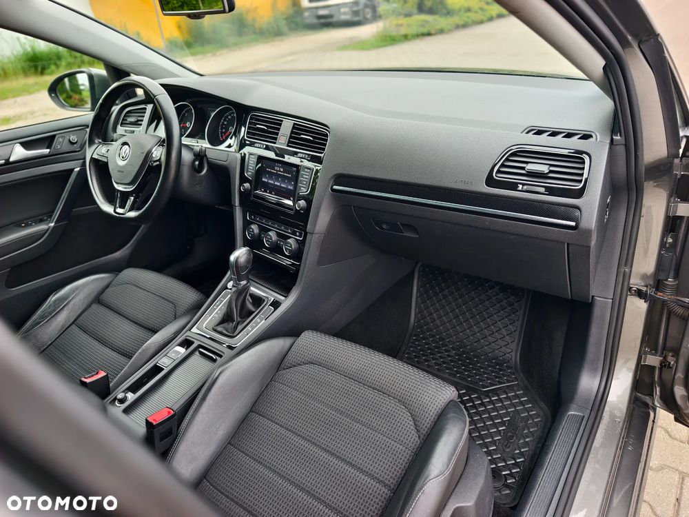 Volkswagen Golf 2.0 BlueTDI DSG Highline - 17