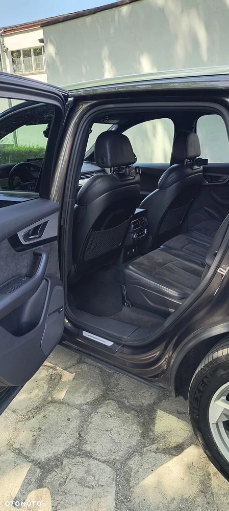 Audi Q7 - 10