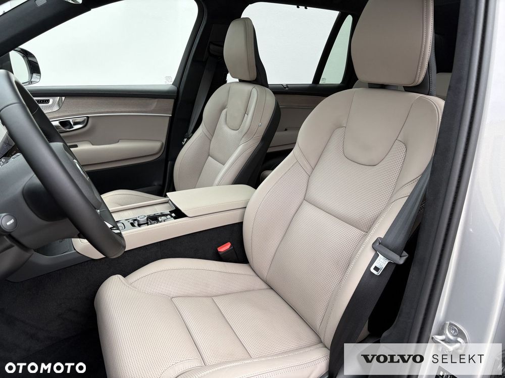 Volvo XC 90 - 9