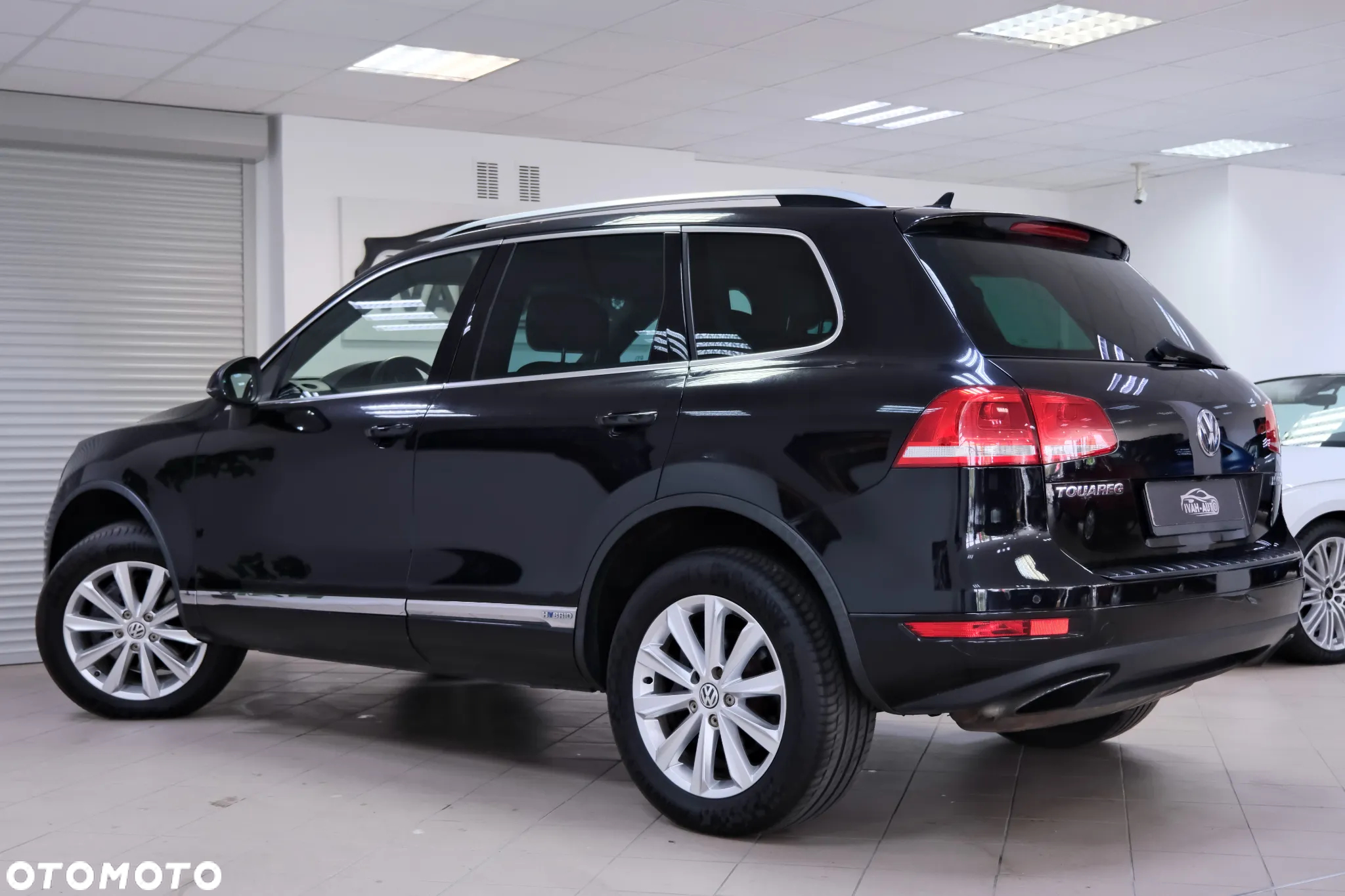 Volkswagen Touareg 3.0 Hybrid Automatik - 8