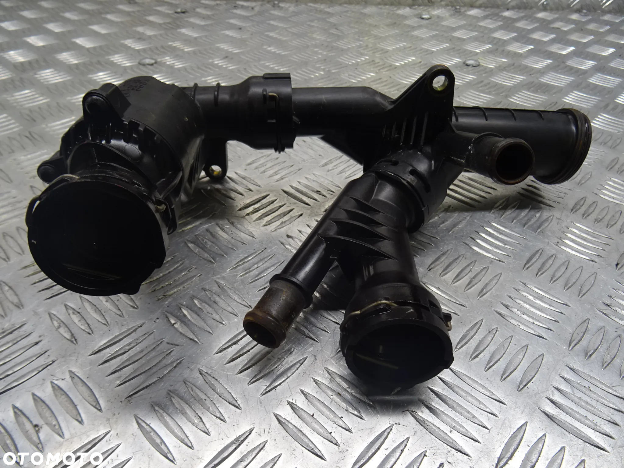 VW CADDY III LIFT 15-20 2K5 2.0TDI OBUDOWA TERMOSTATU KRÓCIEC - 5