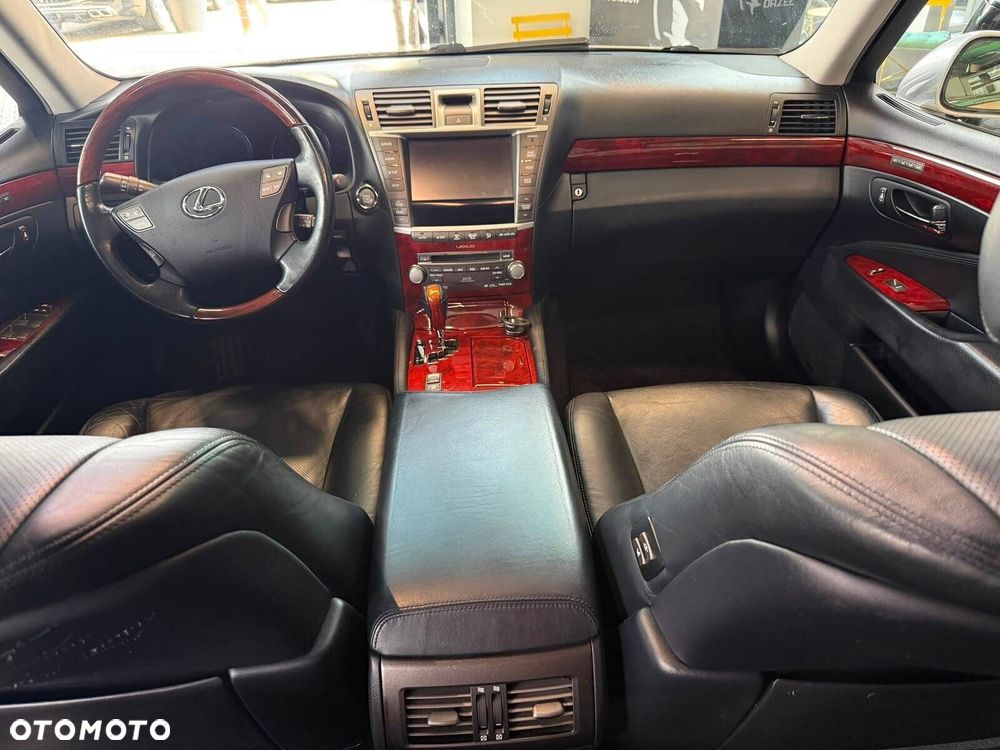 Lexus LS - 17