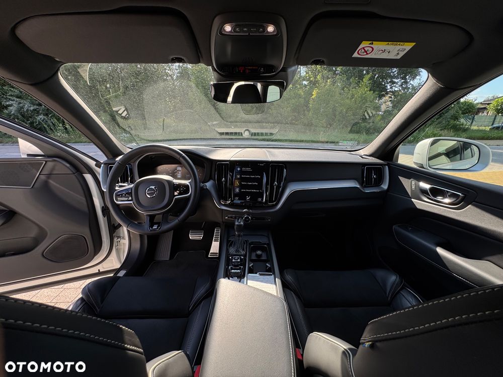 Volvo XC 60 D4 R-Design - 13