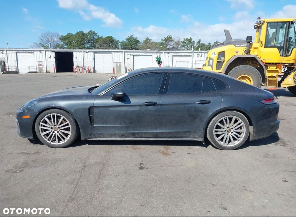 Porsche Panamera - 9