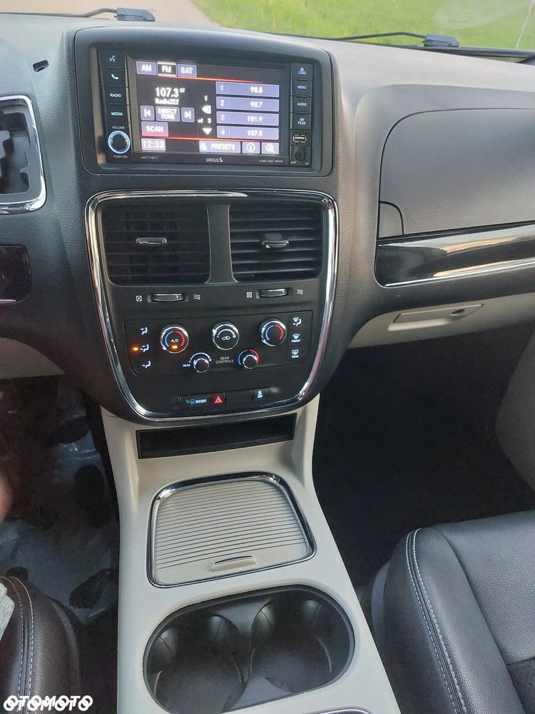 Dodge Grand Caravan - 13