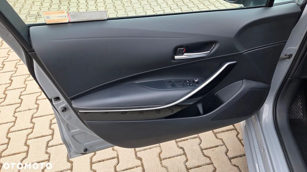 Toyota Corolla 1.8 Hybrid Executive - 23