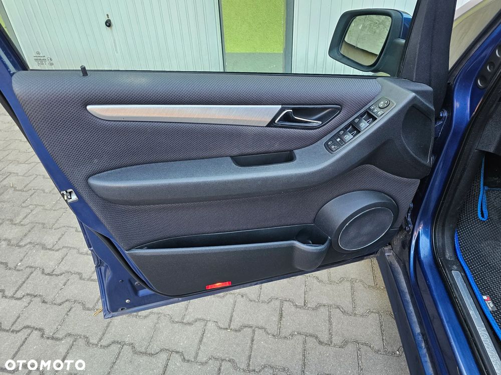 Mercedes-Benz Klasa B 180 CDI DPF Special Edition - 32