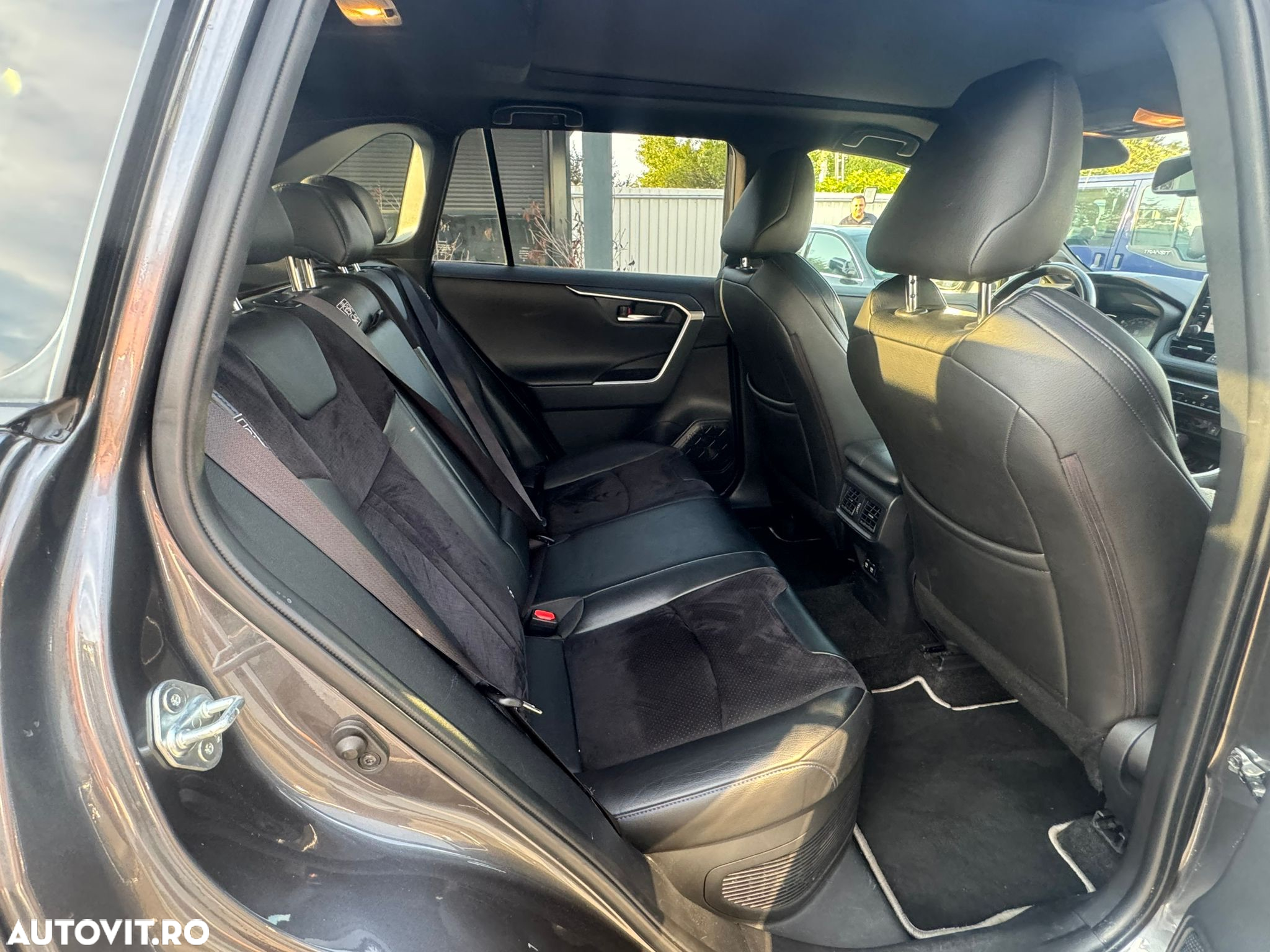 Toyota RAV4 2.5 Hybrid VVT-iE 4x4 Luxury - 8