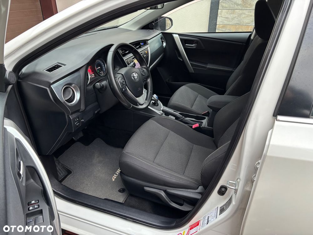 Toyota Auris - 9