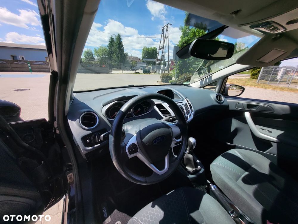 Ford Fiesta - 11