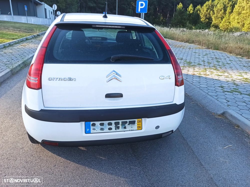 Citroën C4 1.6 HDi 110 Exclusive - 4