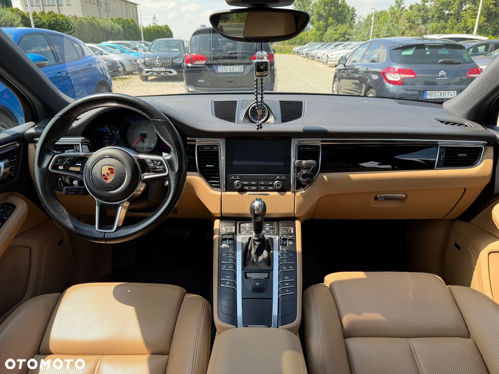 Porsche Macan S - 25