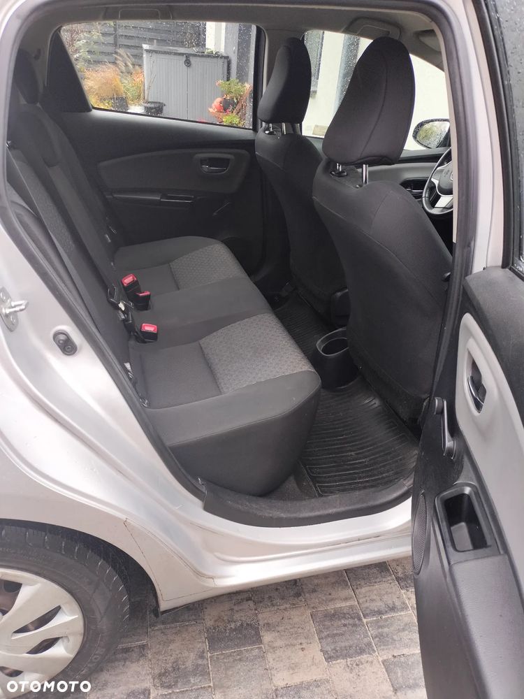 Toyota Yaris 1.0 Life EU6 - 17