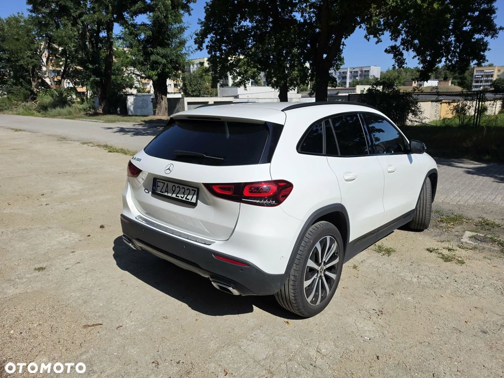 Mercedes-Benz GLA 200 Business Edition - 8