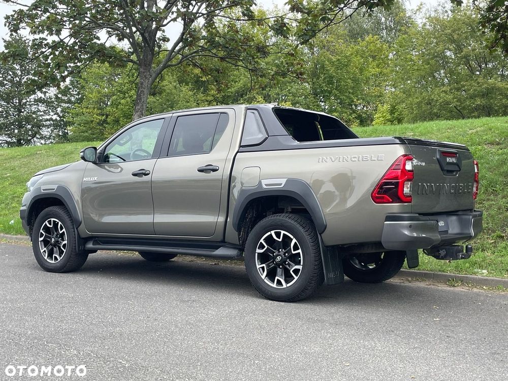 Toyota Hilux 2.8 D-4D Double Cab Invincible Sport 4x4 - 15