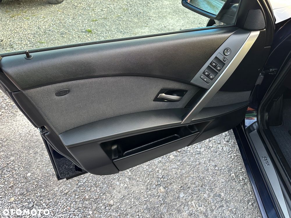 BMW Seria 5 525i - 29