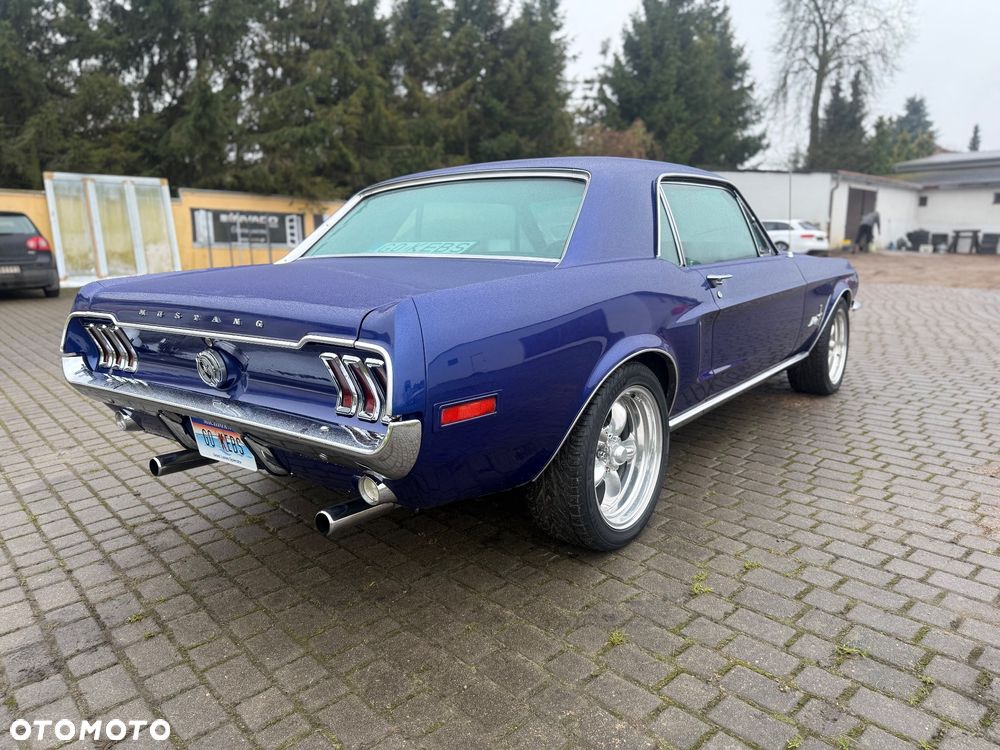 Ford Mustang - 22