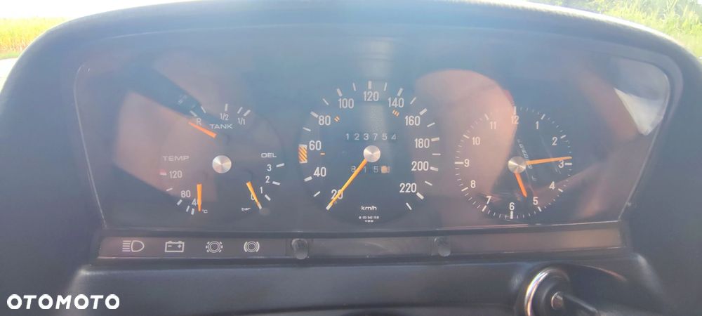 Mercedes-Benz W123 - 7