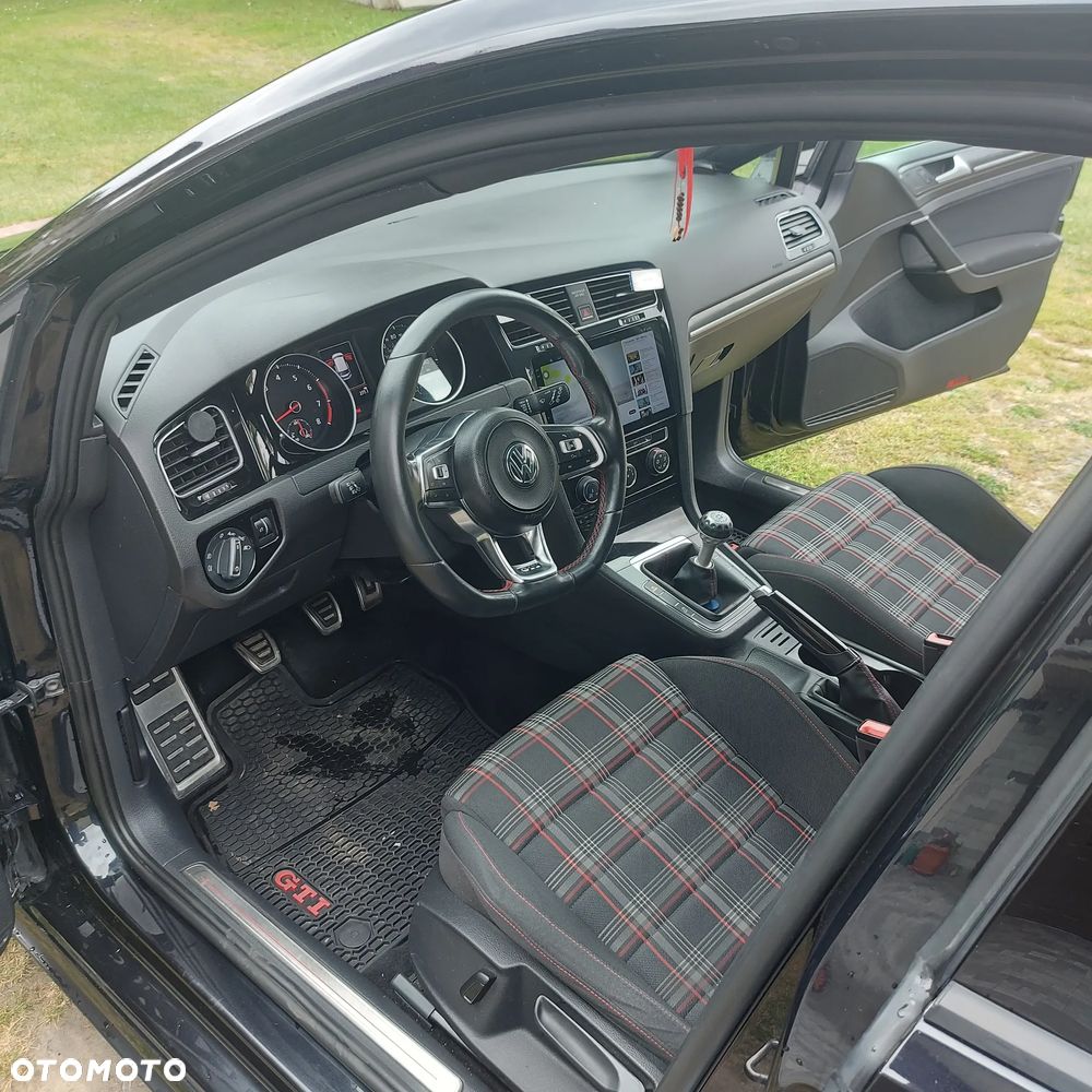 Volkswagen Golf GTI 2.0 TSI OPF Performance - 11