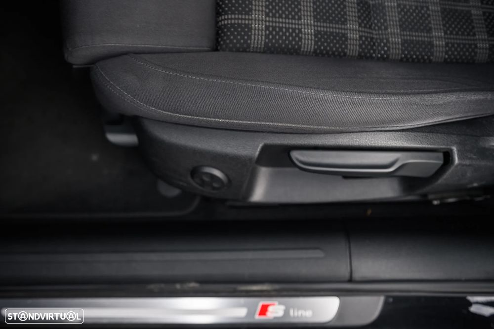 Audi A4 Avant 2.0 TDI Business Line S-line - 21