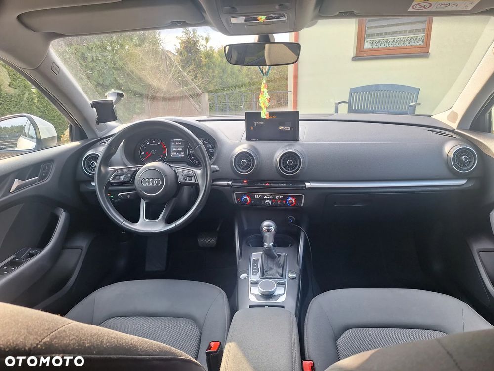 Audi A3 Sportback 35 TFSI S tronic - 5