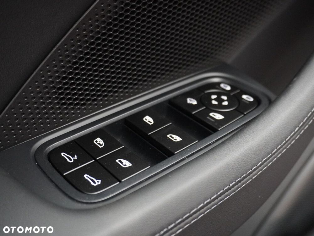 Porsche Panamera 4 - 20